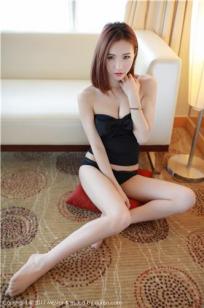 短发女神Hana妹 黑色短装肤如凝脂