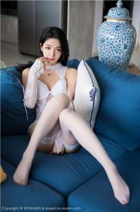 气质女神小热巴 纯白蕾丝花边吊袜