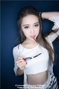 辛楠_兔兔 高挑车模颜值爆表～