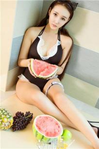 韩恩熙的独特消暑 吃个西瓜喝口果汁