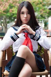 承容 神似混血儿五官立体的外拍美女