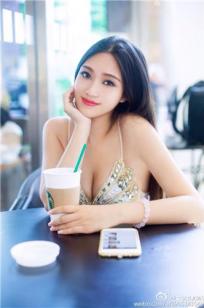 李允 微博清新私房写真图