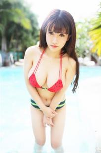 白肌女神傲娇萌萌 西瓜比基尼与睡衣