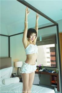 短发女孩冯木木LRIS 黑白比基尼湿身诱惑