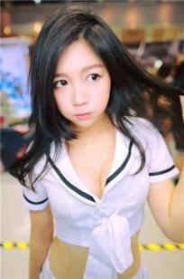 乐芙(简书予) 爆红神级正妹超萌还有好身材