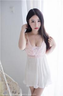 居家女友谢芷馨 甜美暖心连衣裙