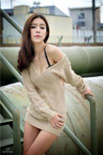 潘维亚 身材完美的美人网拍模特儿