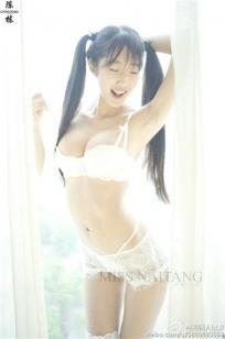 Uki奶糖 微博私房写真图