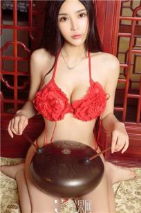 金鑫长发早已及腰 十里红妆依旧妖娆