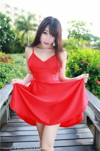 小清新芝芝Booty 雨中的红色连衣裙