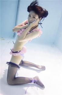 真缟花栗鼠 骨感美人私房写真图