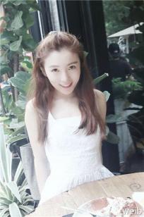 王霁婷 超白皙妹子美图