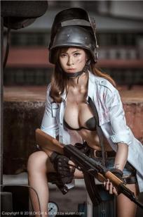 模特蔡乐儿吃鸡特辑 全套装备重装出击