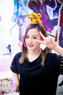 黄文婧 2016ChinaJoy电魂展台SG