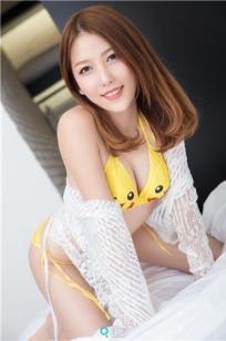 可爱少女哈拿 大嘴蛙与皮卡丘泳装