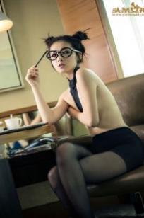 张爽 [TouTiao头条女神]高清写真图2016-07-07 黑丝萌妹