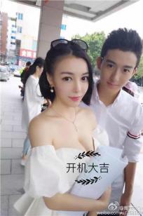 周文羽Angela 童颜巨乳好身材私房美图