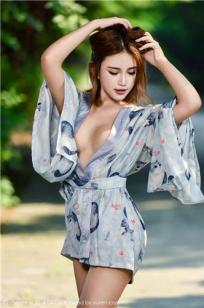 高颜值美女萌宝儿 海岛户外极致诱惑