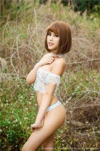 高颜值美女萌宝儿 青春纯美荒野露出