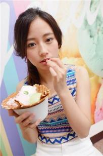 陈芷妧 成大法律系校花正妹