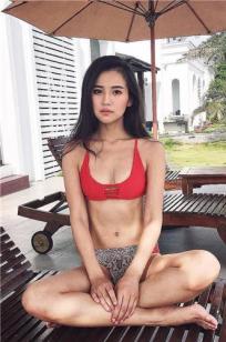 Olala Oshia 甜美好身材女孩