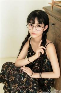 之应 萝莉妹子俏皮写真图