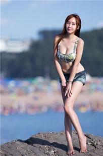 Yoon Sul(윤슬) 超汹事业线私房照诱惑写真图