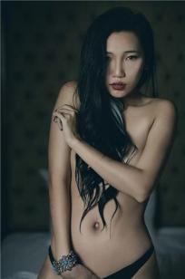 希亚Thea 凤眼艳气满分 超惹火美照