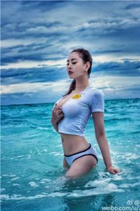 国际MiuMiu 微博性感私房写真图
