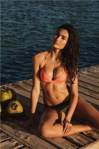Kelly Gale- Yamamay泳装合辑