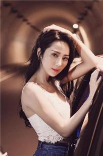 Lynne雨玄 内在外在都美的护理系校花