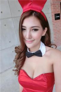 Ployfon Jeeraporn 性感火辣的兔女郎