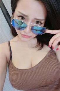邱筠净Gina- 好不科学的逆天身材
