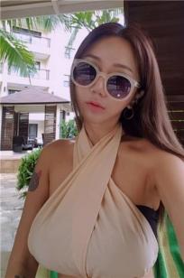 이승희- 小阿姨八字奶实在诱人