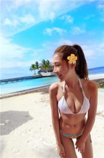 Irene小头(余晨瑀)- 甜美少女比基尼私房照