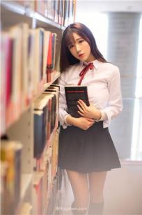 灵动美女张飞飞 纯情唯美校服写真