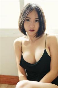 Piyachat Kongkarat- 短发泰国妹身材娇小却饱满