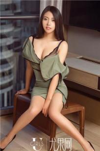 皮裤女郎李凌子 内衣外穿连身裙