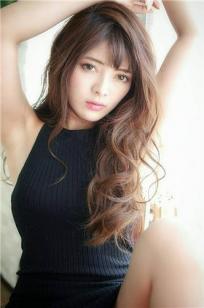 MEGMY- 美女理发师性感写真