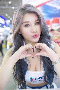 台湾车模爱语莎Vanessa 狂野奔放又妩媚