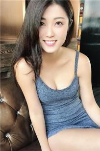 「女神级正妹」！轻轻回眸不经意画面让所有人都冻结啦！