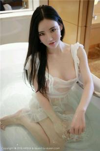 湿身女神周于希 罗裘薄纱半遮胸