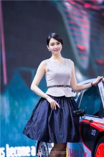 气质御姐车模강유이 年龄越大越有魅力