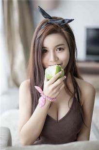 新国正妹Winnie Choo 欧派小只马甜美外拍