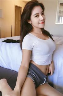 长荣航空空姐古婉蓁 外形靓丽仪表不凡