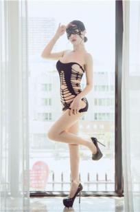 小杨幂馨怡再出 蒙面美女极致诱惑