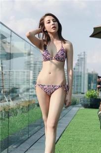 台湾美模小白Janet 复古松紧带粗与短靴穿搭