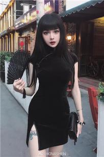 东方妹子Kina Shen 独特的黑暗系芭比