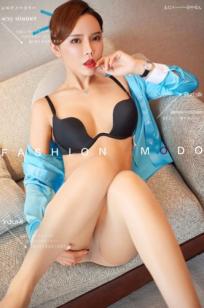 YouMi尤蜜：艾小青《贴身服务》高清写真，职业装搭配丝袜演绎极致腿控诱惑，冷艳女神私房大尺度美照