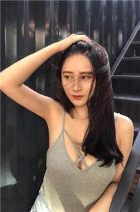 中越混血美女顾庭瑄 「 背、胸、腿三绝」